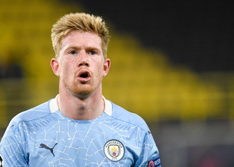 记者：为备战世界杯将继续留在墨超，J罗正与美洲狮队谈判