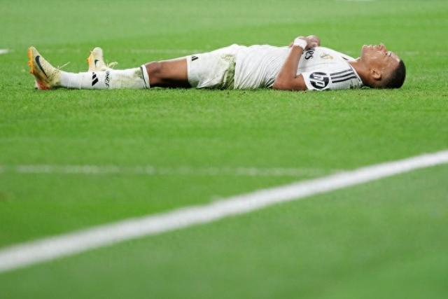 杜兰特1141场比赛砍下31000分，追平詹姆斯并列历史第三快