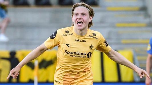 中场核心连续送出致命直塞