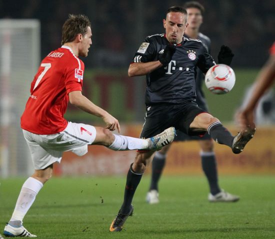 马克西表现不佳，本赛季得分首场不足20分（马克西状态低迷，本赛季首次得分未达20分）