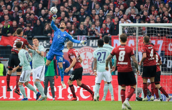 国王杯1／4决赛抽签出炉：皇萨竞均避开彼此（国王杯八强抽签揭晓：皇马巴萨马竞互不相遇）