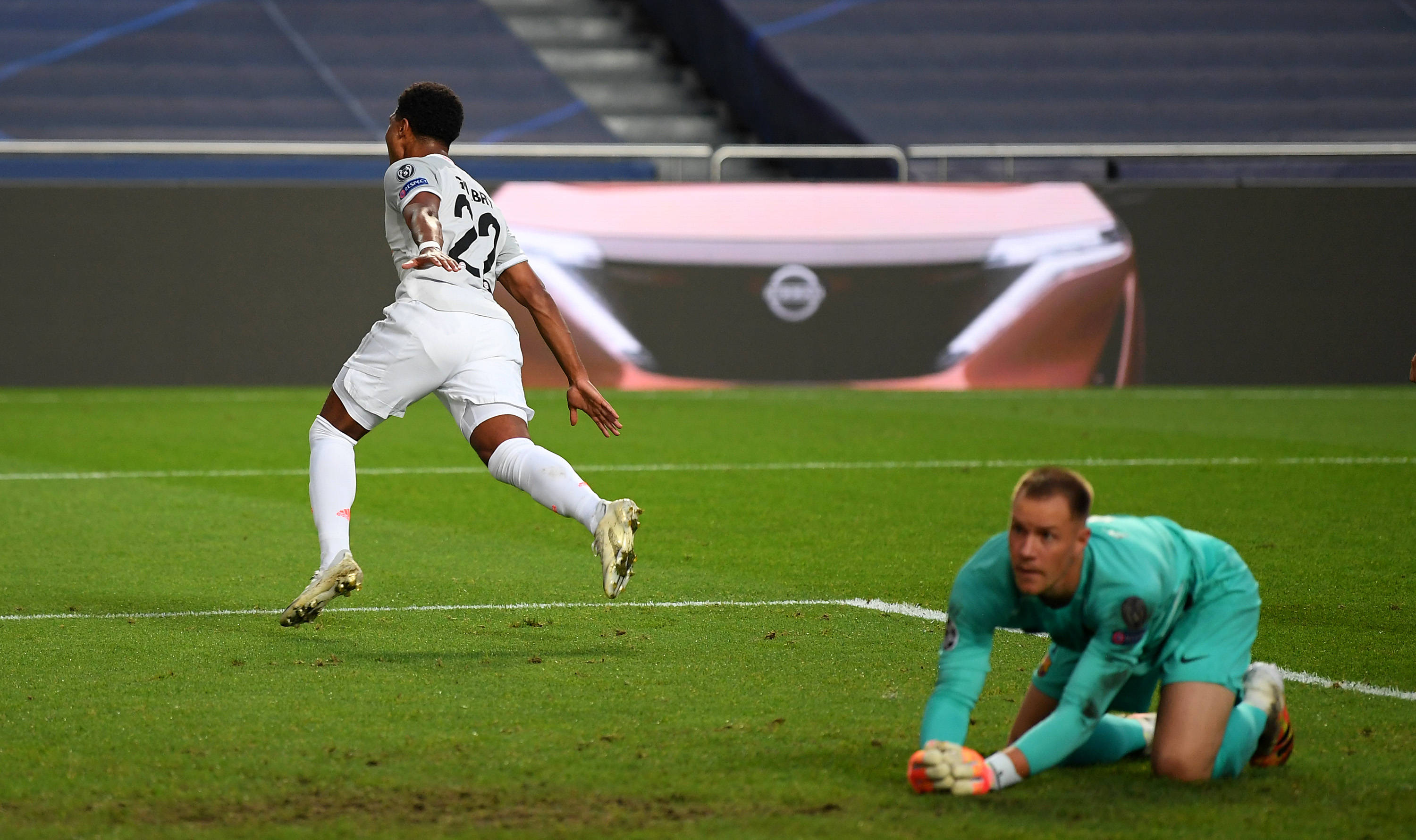 弗赖堡——德甲最致命的角球球队（德甲角球之王：弗赖堡）