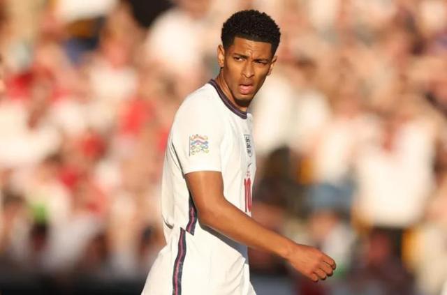 官方：足协杯决赛将于11月6日10：58开票，最低票价180元